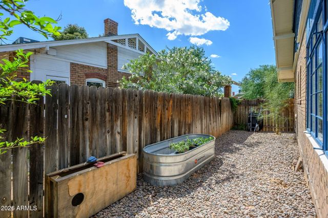 2041 N 11TH Street, Phoenix, AZ 85006