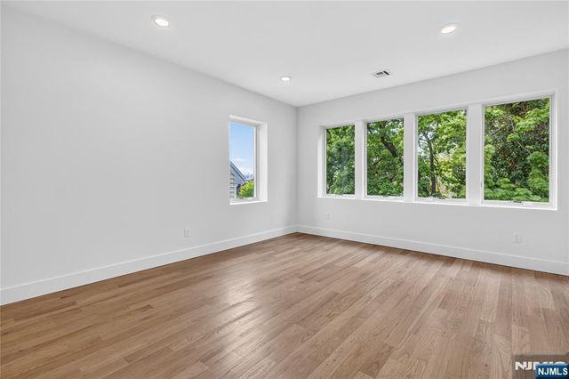 46 Hudson Avenue B, Edgewater, NJ 07020