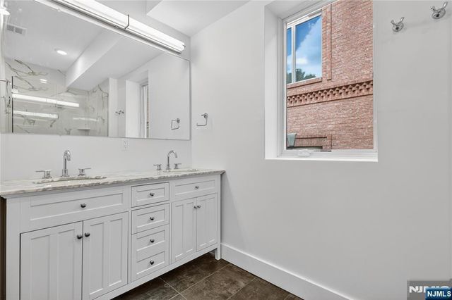 46 Hudson Avenue B, Edgewater, NJ 07020