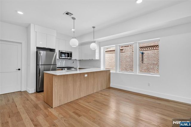46 Hudson Avenue B, Edgewater, NJ 07020