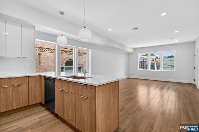 46 Hudson Avenue B, Edgewater, NJ 07020