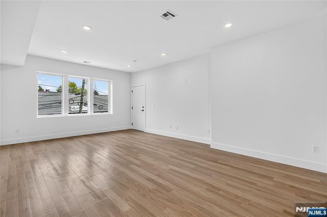 46 Hudson Avenue B, Edgewater, NJ 07020