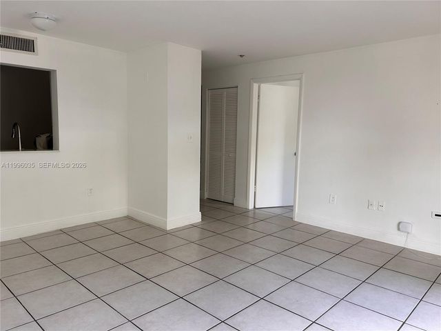 1720 NW N River Dr 203, Miami, FL 33125