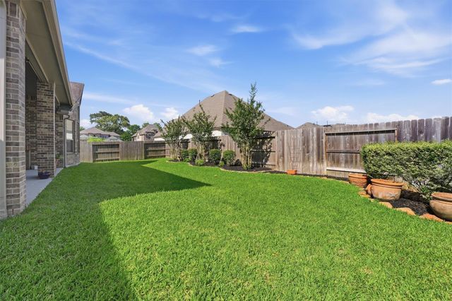 9307 Providence Bend Lane, Houston, TX 77365