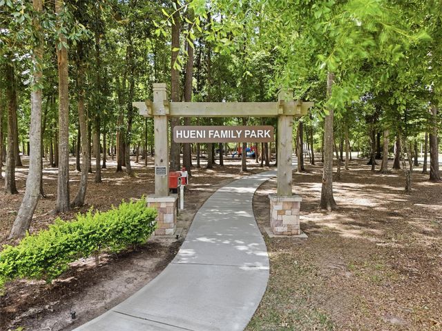 9307 Providence Bend Lane, Houston, TX 77365