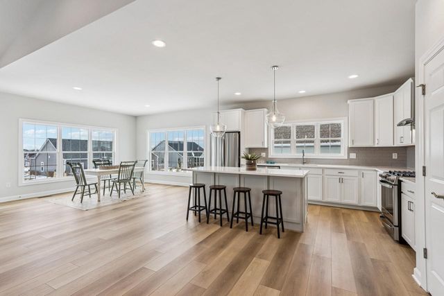 527 N Boulder Ridge DRIVE, Lake Geneva, WI 53147