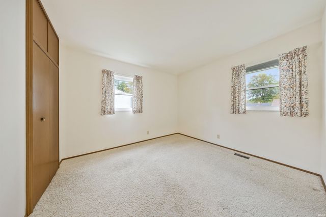 1287 Woodbine Lane, Evansville, IN 47710