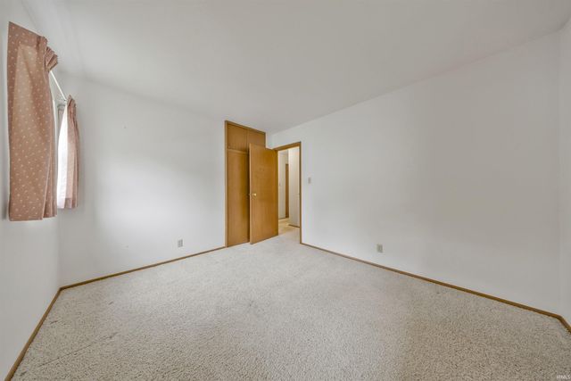 1287 Woodbine Lane, Evansville, IN 47710