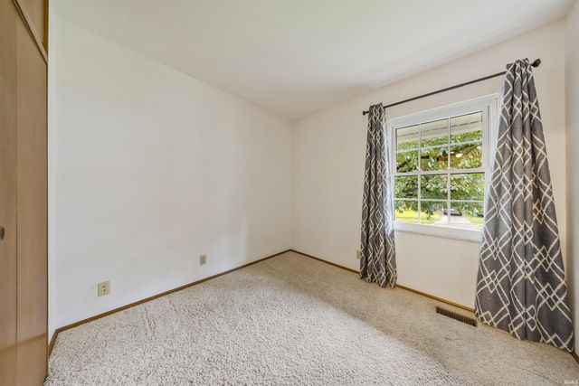 1287 Woodbine Lane, Evansville, IN 47710