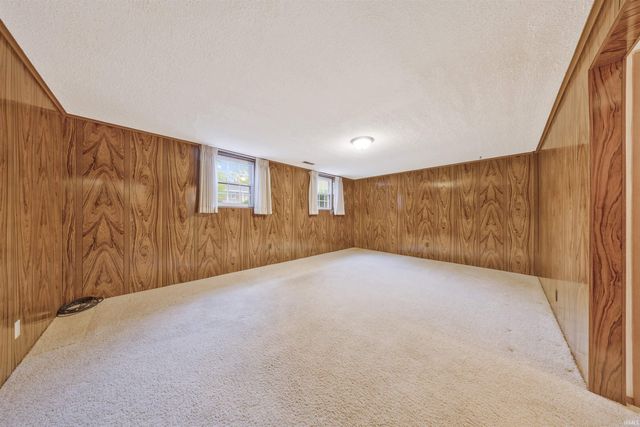 1287 Woodbine Lane, Evansville, IN 47710