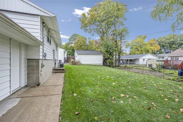 1287 Woodbine Lane, Evansville, IN 47710