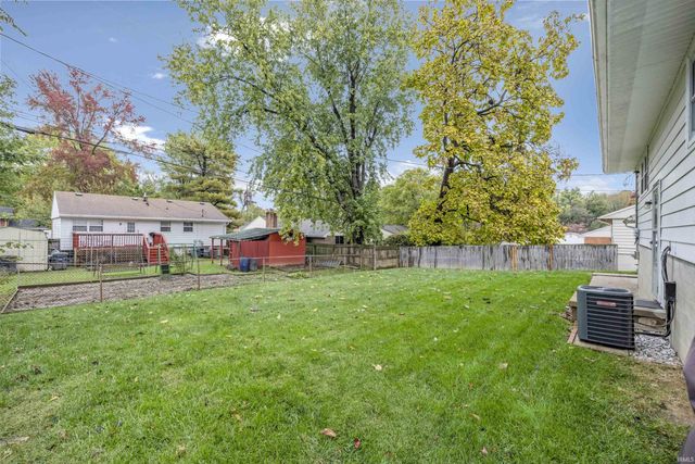 1287 Woodbine Lane, Evansville, IN 47710