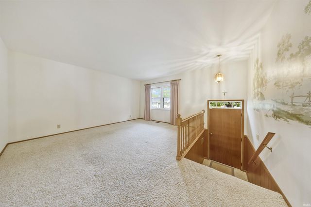 1287 Woodbine Lane, Evansville, IN 47710