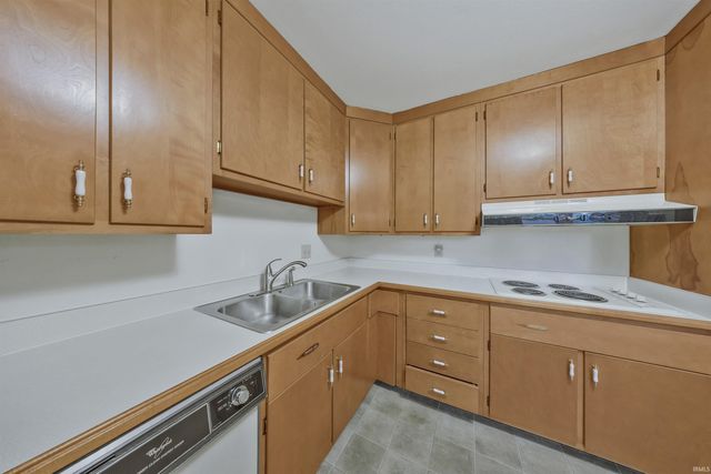 1287 Woodbine Lane, Evansville, IN 47710