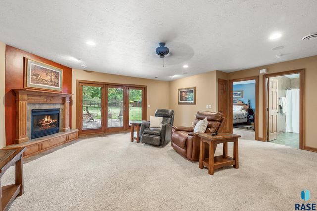 800 W Glen Eagle St Street, Sioux Falls, SD 57108