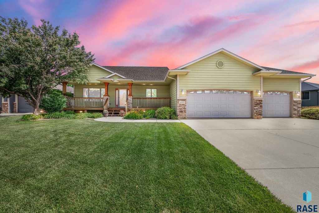 800 W Glen Eagle St Street, Sioux Falls, SD 57108