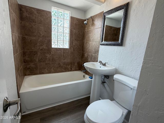 2221 E Osborn Road, Phoenix, AZ 85016