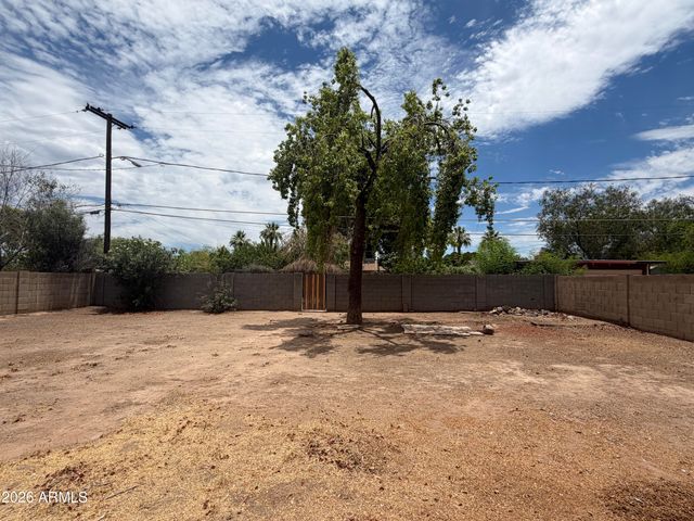 2221 E Osborn Road, Phoenix, AZ 85016