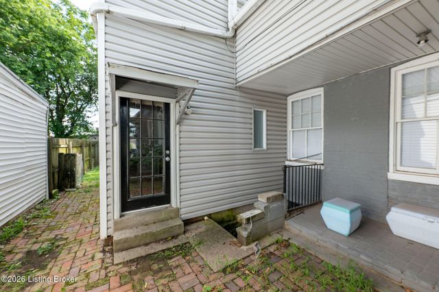916 Shelby Pkwy, Louisville, KY 40204