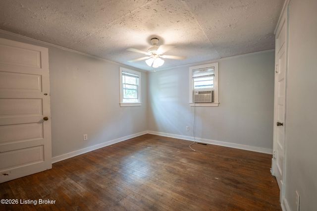 916 Shelby Pkwy, Louisville, KY 40204