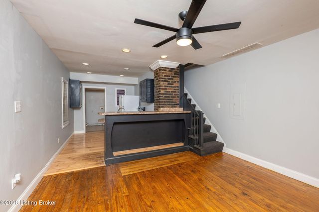 916 Shelby Pkwy, Louisville, KY 40204