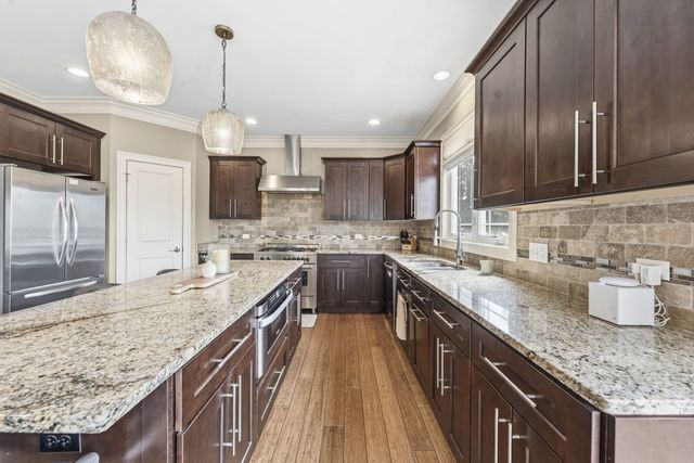 601 Oak Lane, South Elgin, IL 60177