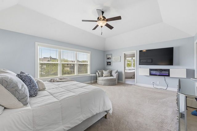 601 Oak Lane, South Elgin, IL 60177