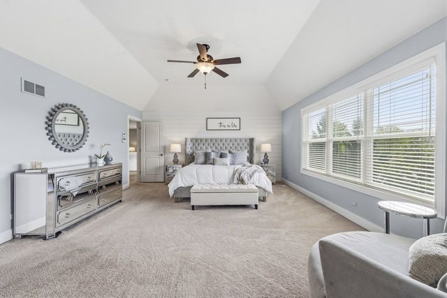 601 Oak Lane, South Elgin, IL 60177