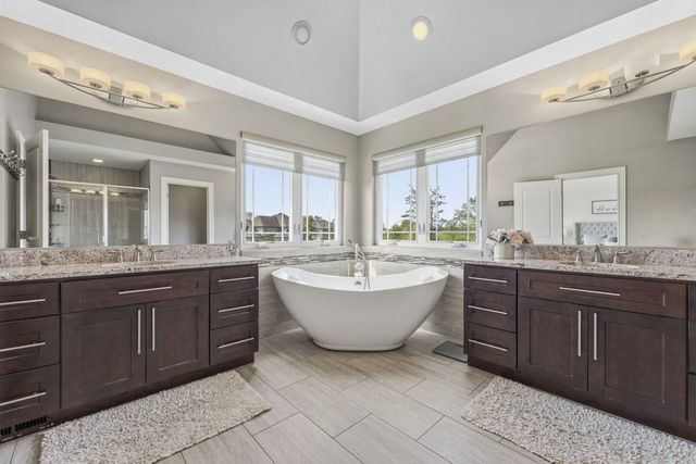 601 Oak Lane, South Elgin, IL 60177