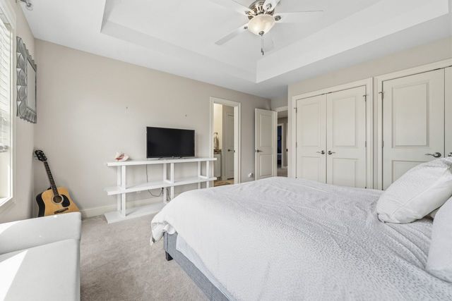 601 Oak Lane, South Elgin, IL 60177