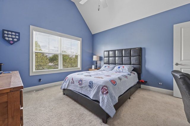 601 Oak Lane, South Elgin, IL 60177