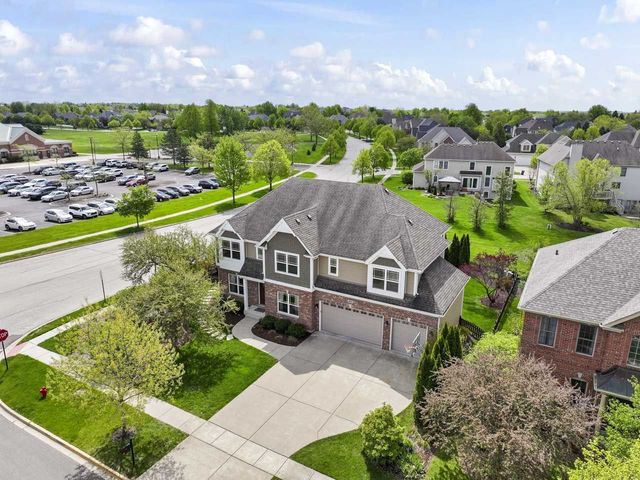 601 Oak Lane, South Elgin, IL 60177