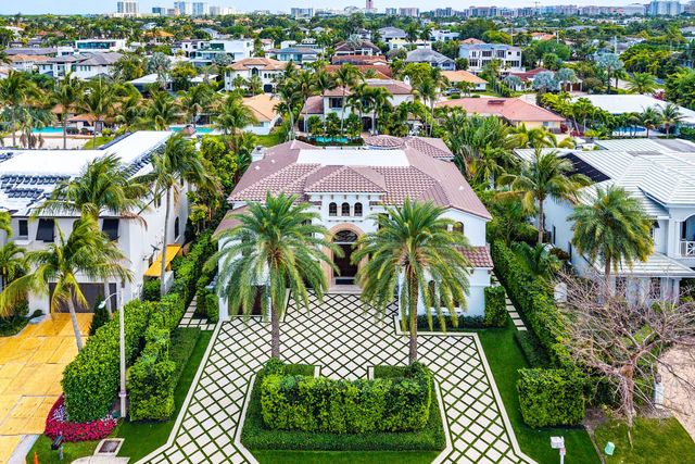 520 NE Waterway Lane, Boca Raton, FL 33432