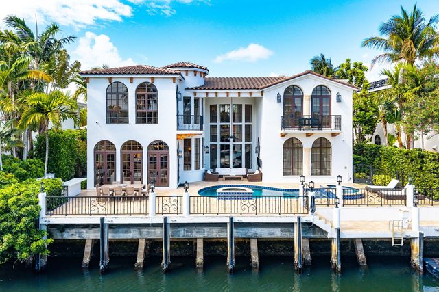 520 NE Waterway Lane, Boca Raton, FL 33432