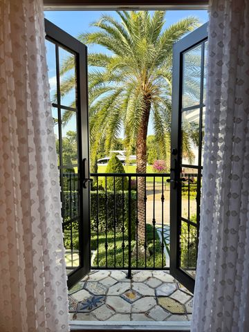 520 NE Waterway Lane, Boca Raton, FL 33432