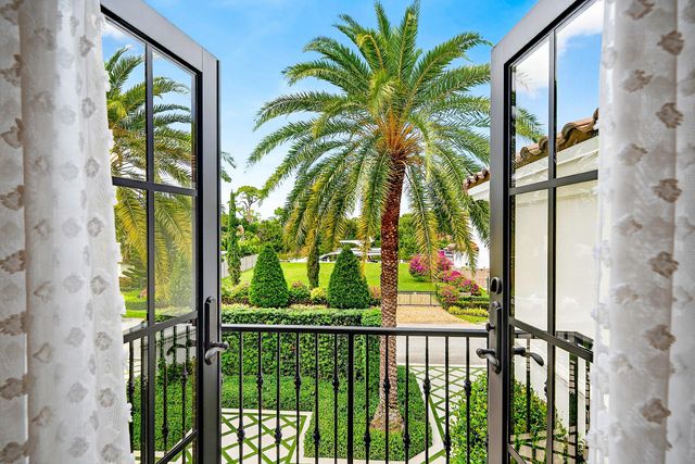 520 NE Waterway Lane, Boca Raton, FL 33432