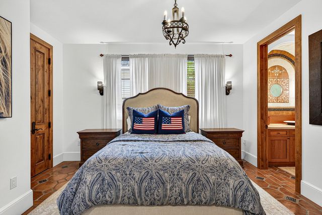 520 NE Waterway Lane, Boca Raton, FL 33432