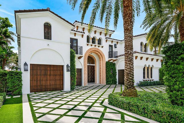 520 NE Waterway Lane, Boca Raton, FL 33432