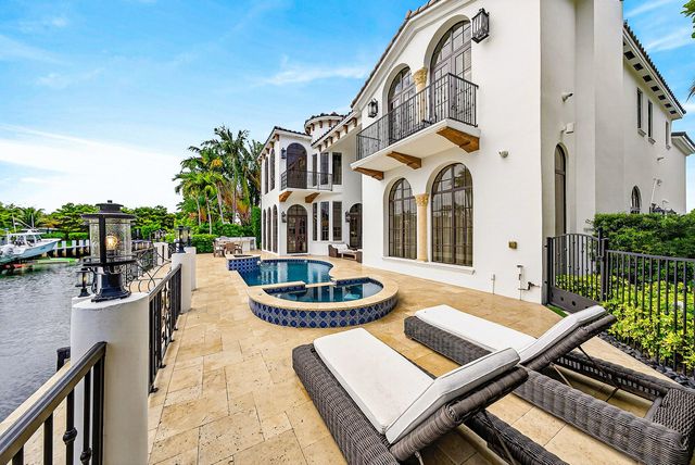 520 NE Waterway Lane, Boca Raton, FL 33432