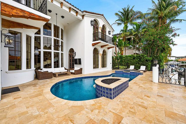 520 NE Waterway Lane, Boca Raton, FL 33432