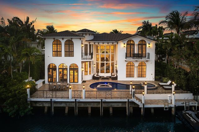 520 NE Waterway Lane, Boca Raton, FL 33432