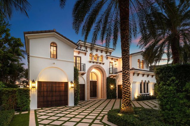 520 NE Waterway Lane, Boca Raton, FL 33432