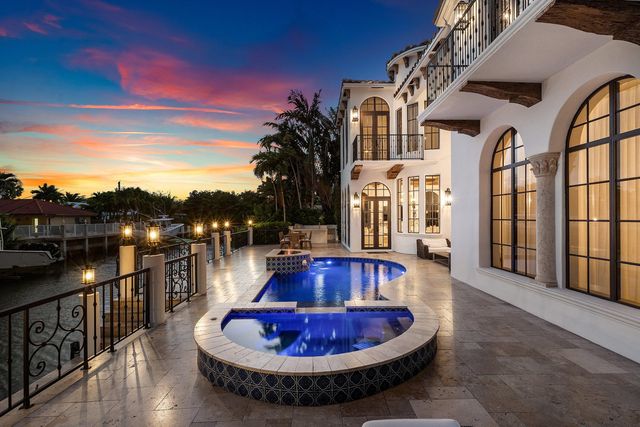 520 NE Waterway Lane, Boca Raton, FL 33432
