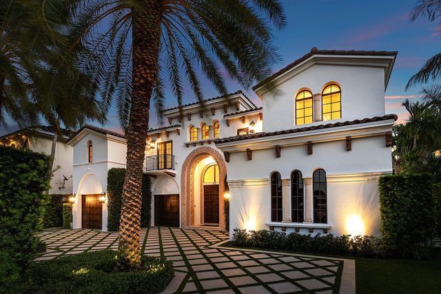 520 NE Waterway Lane, Boca Raton, FL 33432