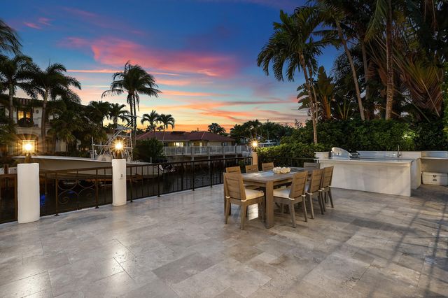 520 NE Waterway Lane, Boca Raton, FL 33432