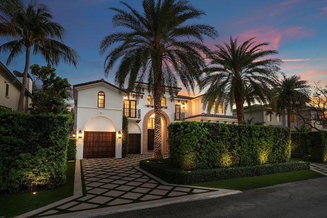 520 NE Waterway Lane, Boca Raton, FL 33432