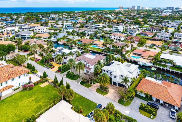 520 NE Waterway Lane, Boca Raton, FL 33432