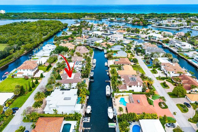 520 NE Waterway Lane, Boca Raton, FL 33432