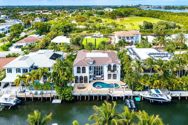 520 NE Waterway Lane, Boca Raton, FL 33432