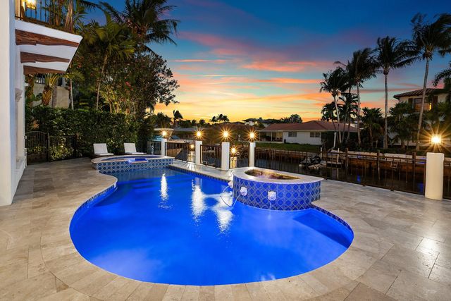 520 NE Waterway Lane, Boca Raton, FL 33432